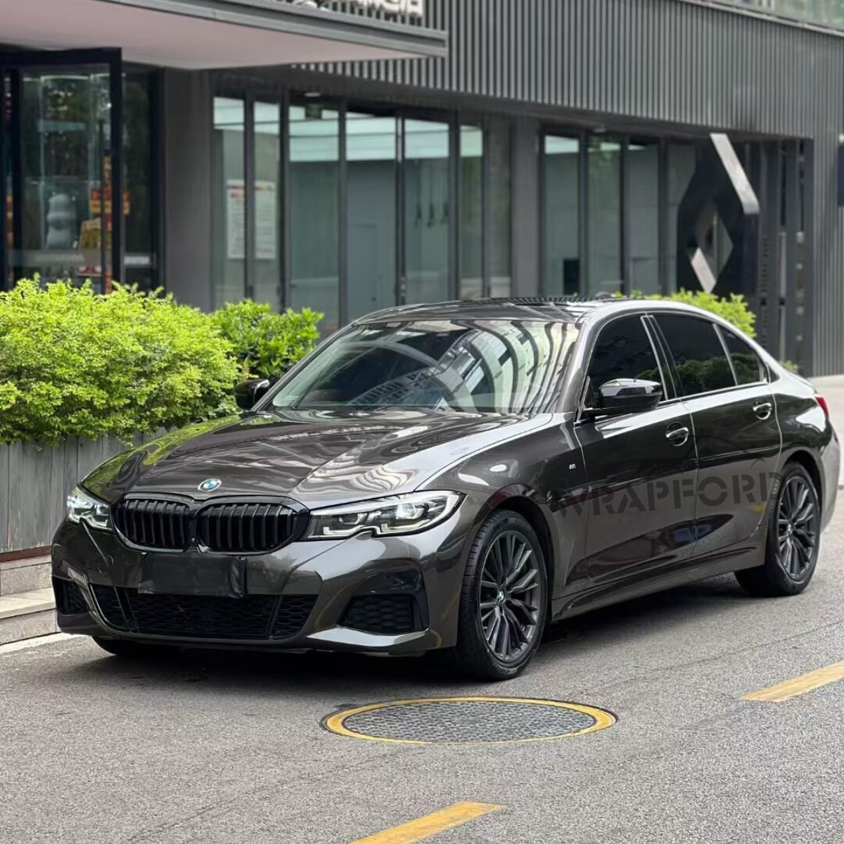 Revêtement vinyle gris onyx métallisé brillant