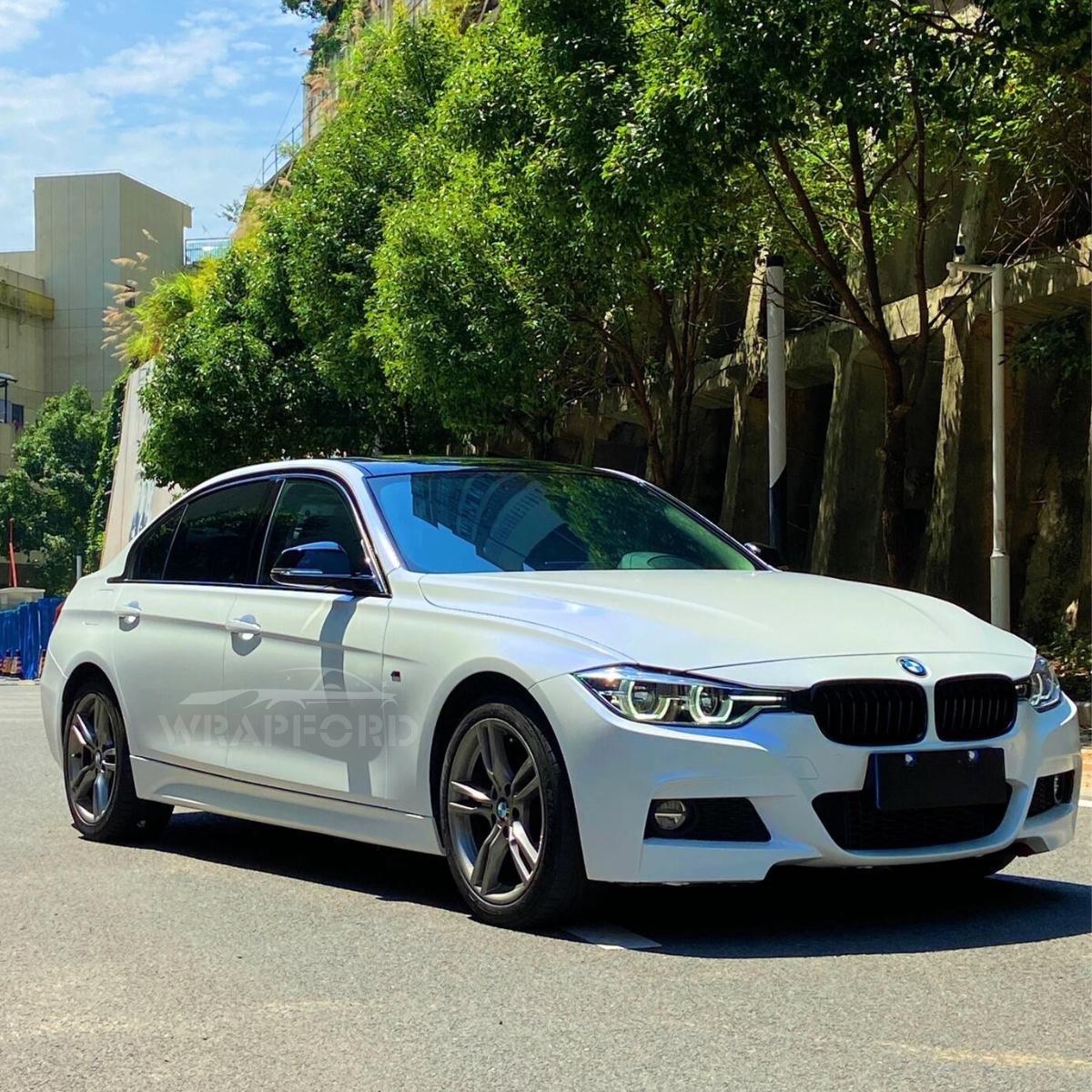 Gloss White Blue Chameleon Vinyl Wrap