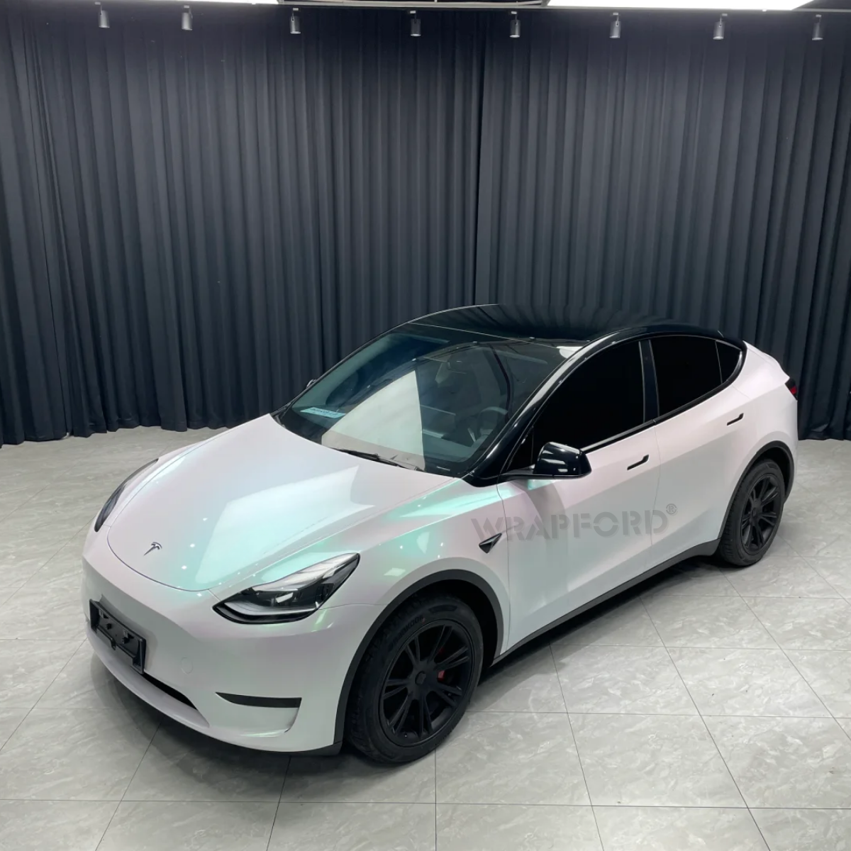 Gloss Chameleon Aurora White Vinyl Wrap