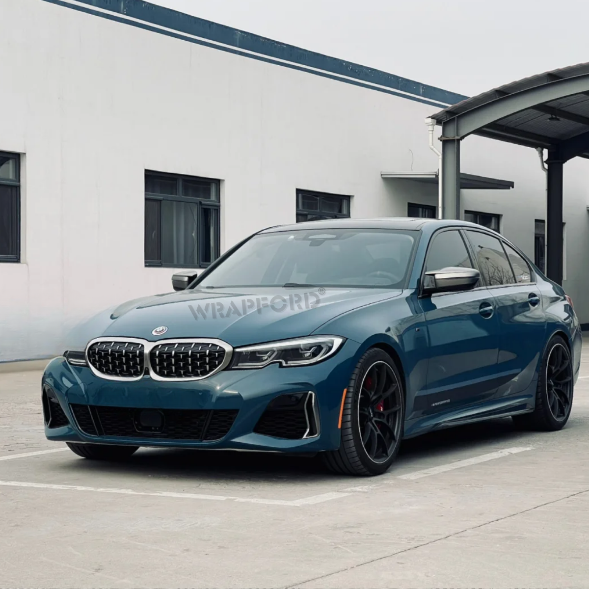 Vysoce lesklá samoopravná fólie v tmavě modré barvě