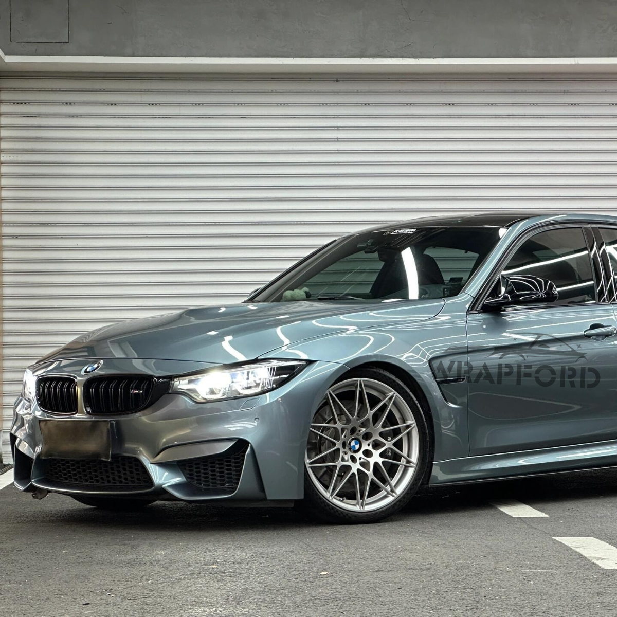 Film vinyle bleu bébé métallisé brillant