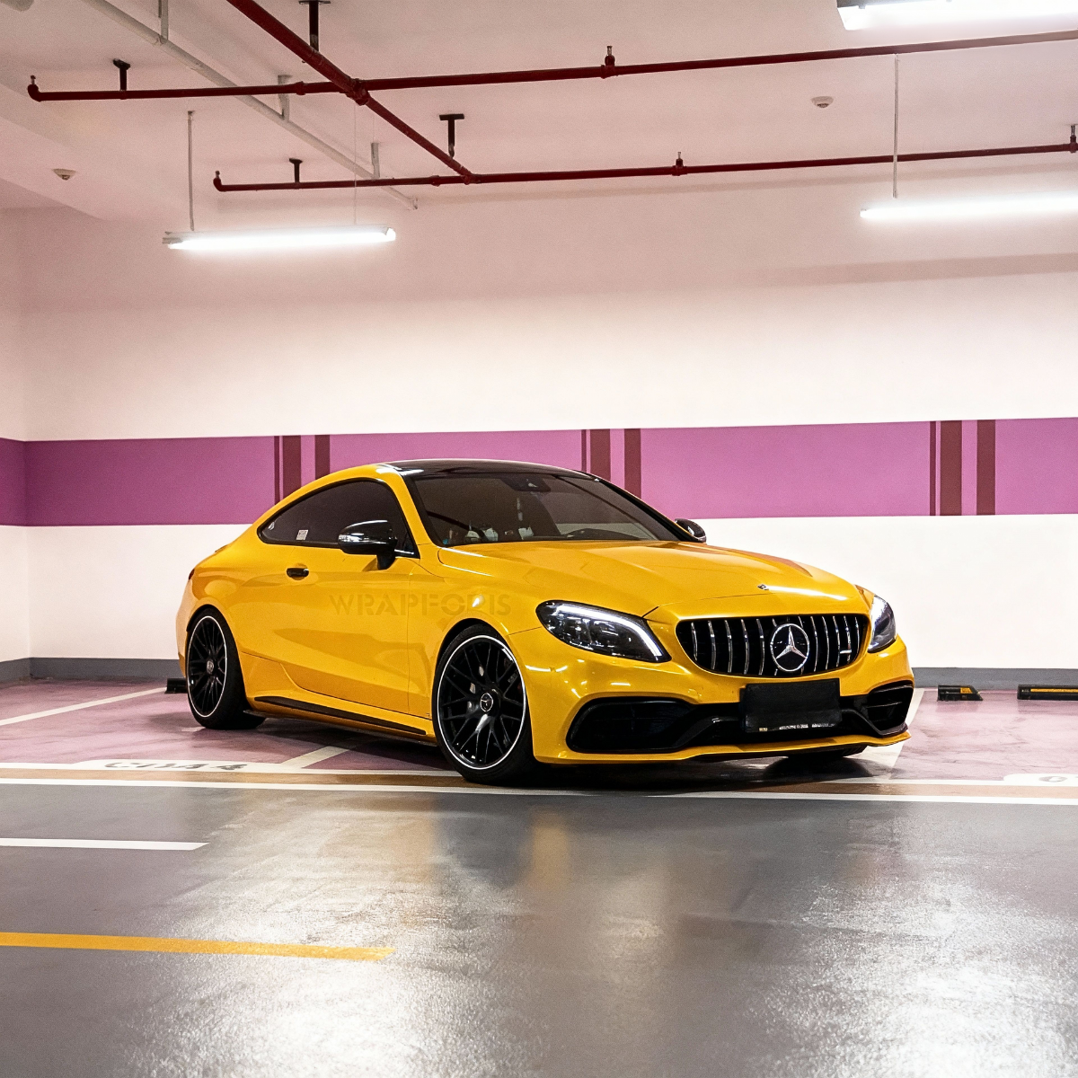 Autofolierung in glänzendem Metallic-Gelb „Austin“