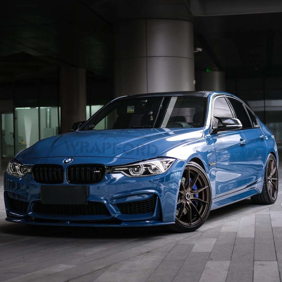 Film vinyle bleu aviateur brillant