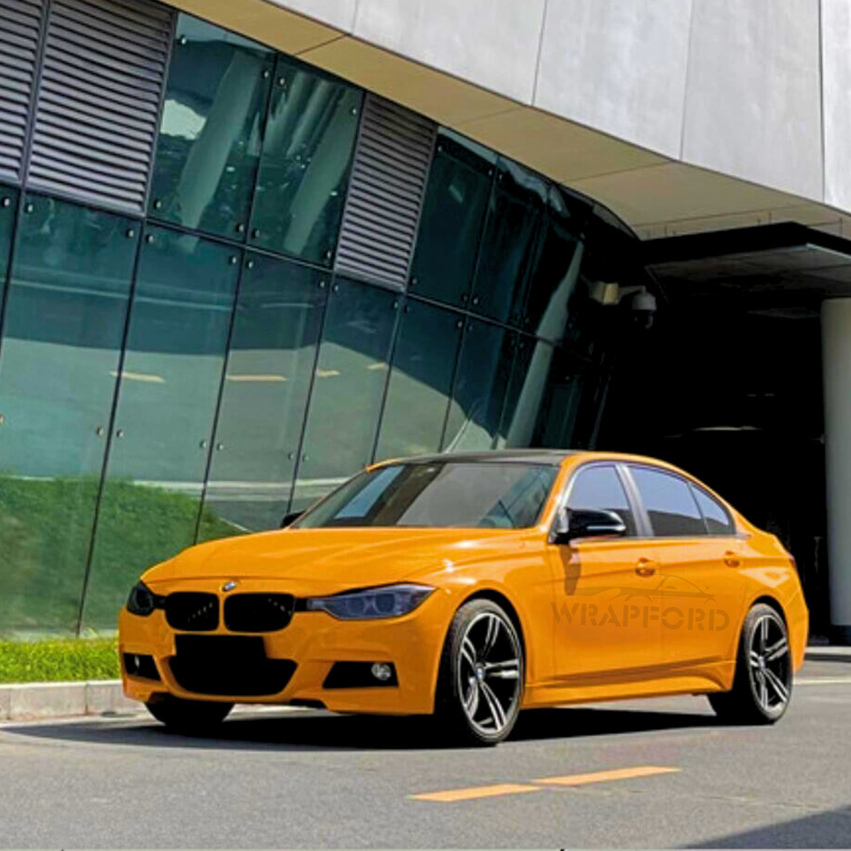 Hochglänzende McLaren Orange Vinylfolie