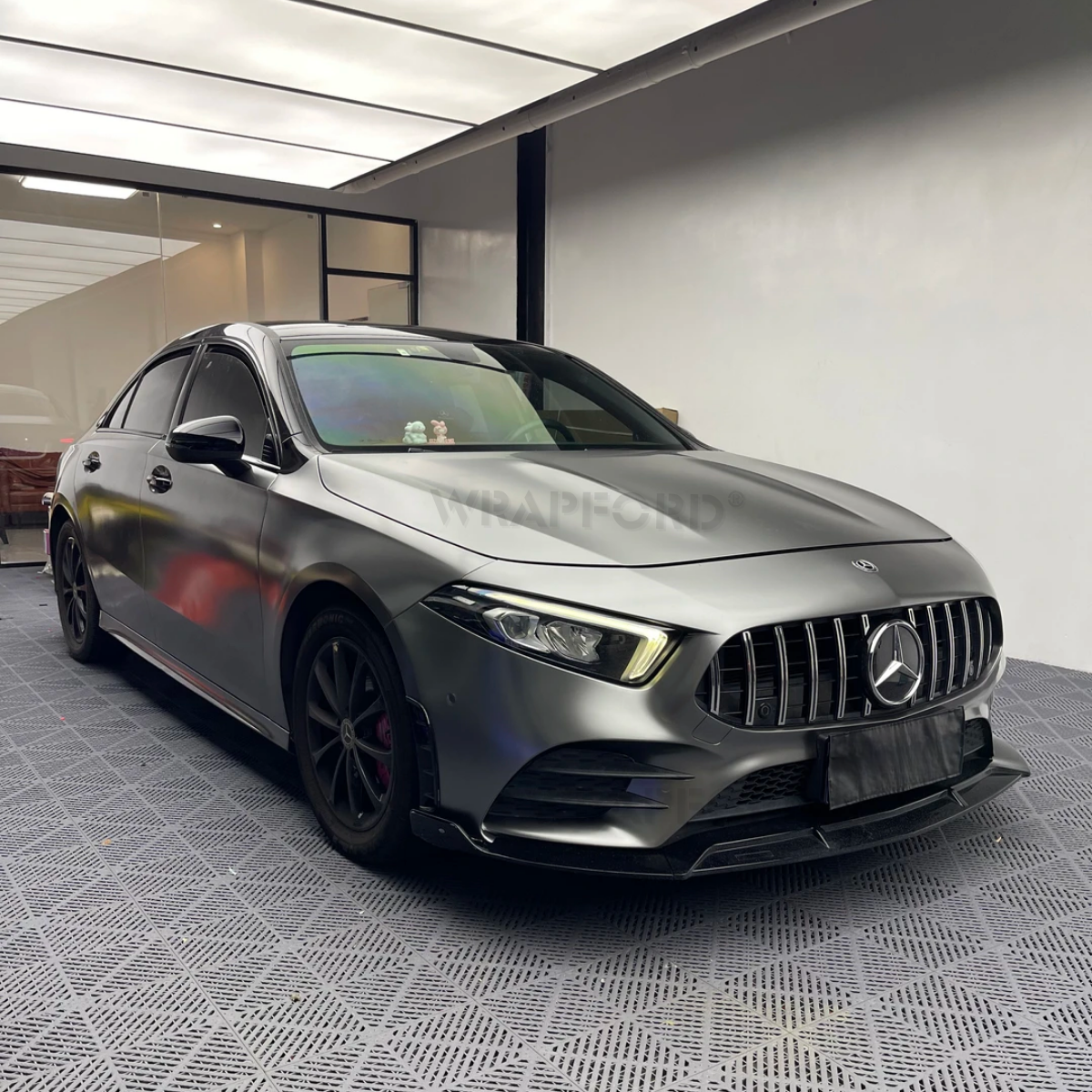 Dull Liquid Metallic Silver Self-Healing Film